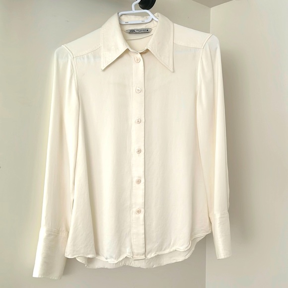 Zara blouse - Picture 1 of 3